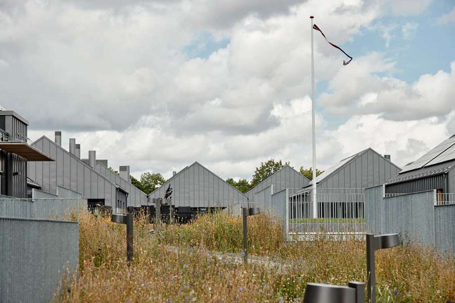 Demensplejehjem beklædt og beskyttet med stål. Glemmer du?, DemensCentrum Aarhus – Skovvang, Skovvangsvej 97-99, 8200 Aarhus